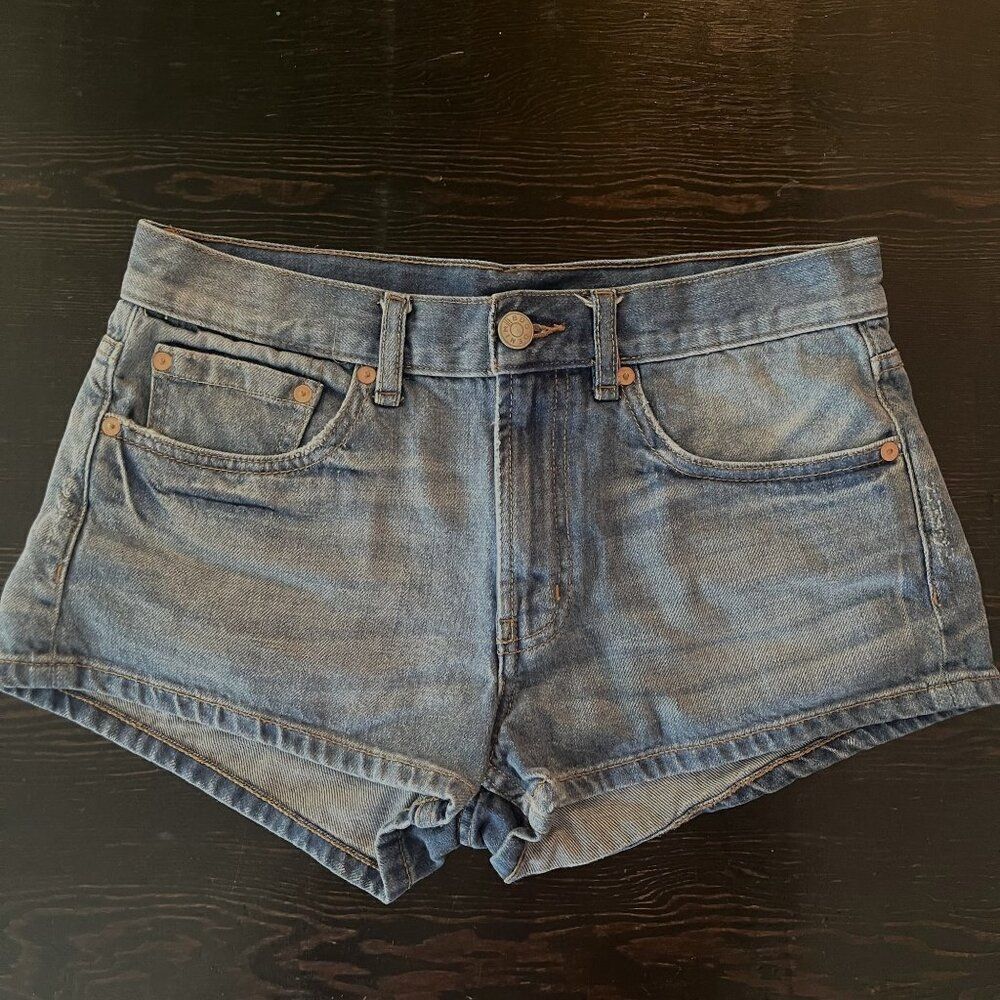 BDG Women's 26W Essential Short Mid Rise Denim Shorts